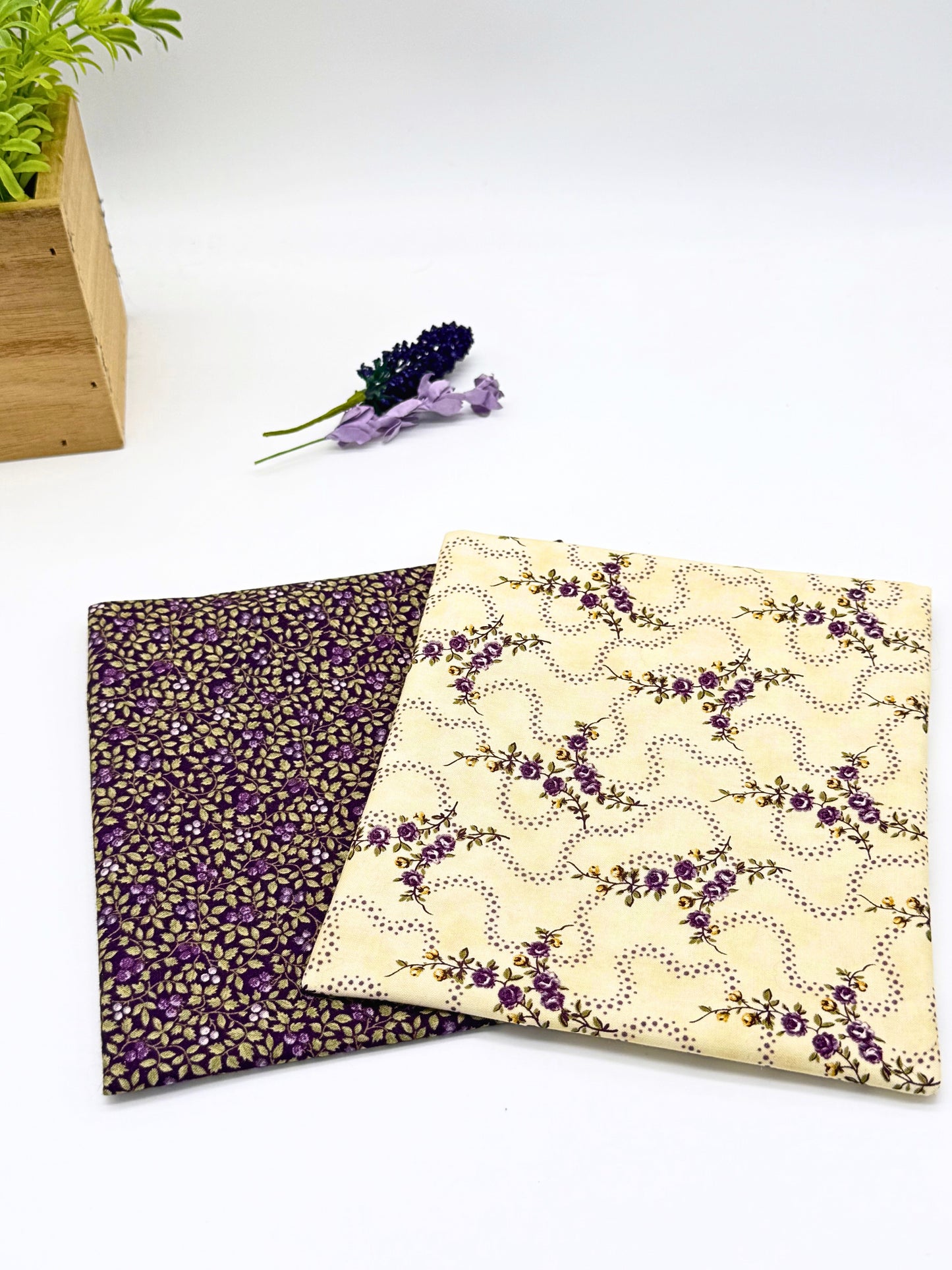 Lavender Vines Reusable Snack Pouch