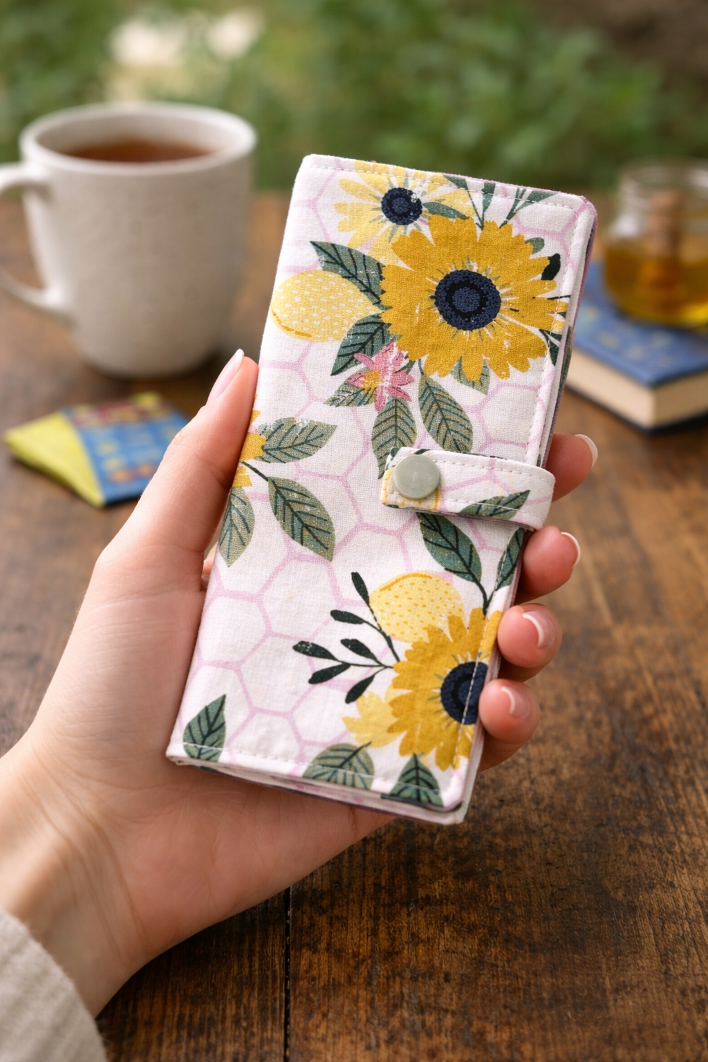 Honeycomb Floral - Handmade Tea Wallet - Cotton Tea Bag Holder with Snap Closure - Travel Tea Organizer