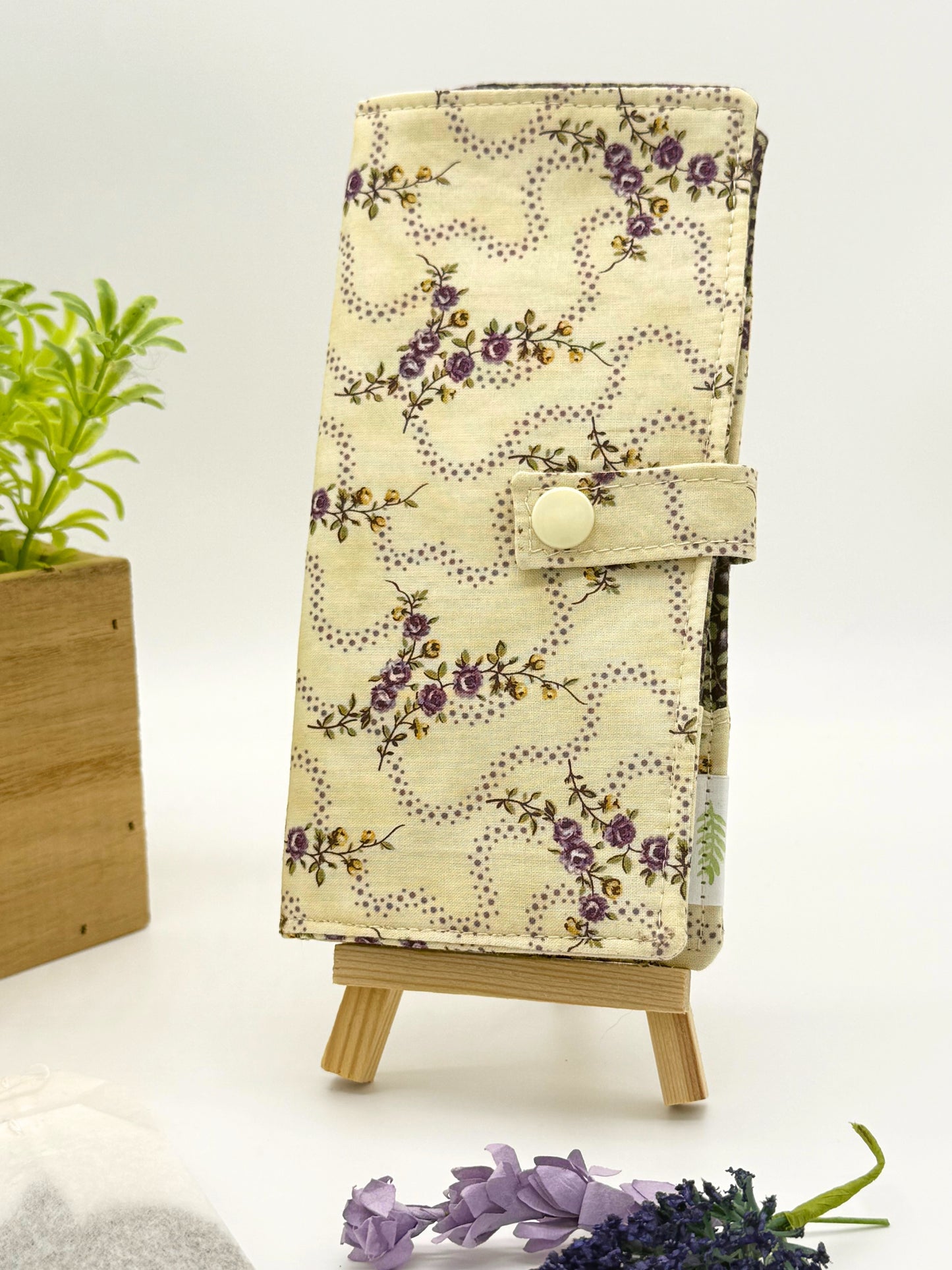 Lavender Vines Tea Wallet