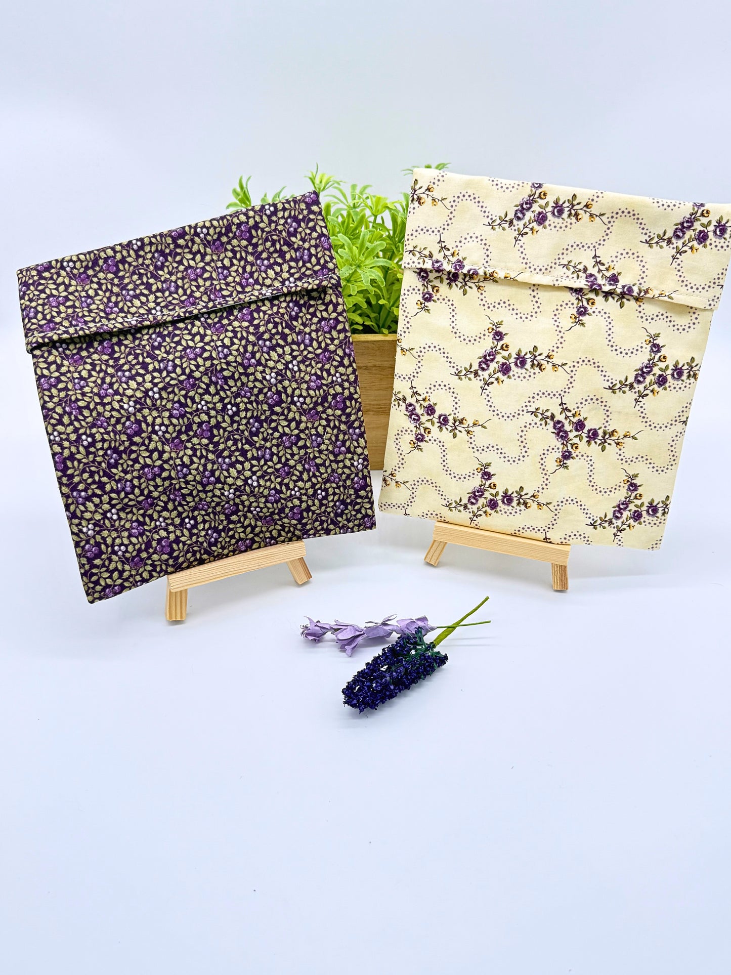 Lavender Vines Reusable Snack Pouch